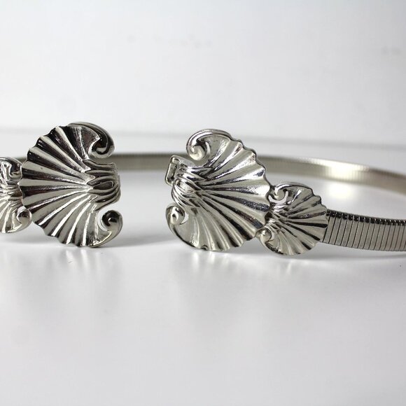 Vtg Mimi Di N 1986 Georgian Shell buckle waist stretch belt silver-tone 28" S M - Picture 8 of 11